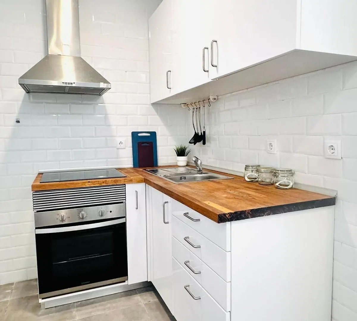 Mary Yellow - No Rc - Studio & Loft Lisbon