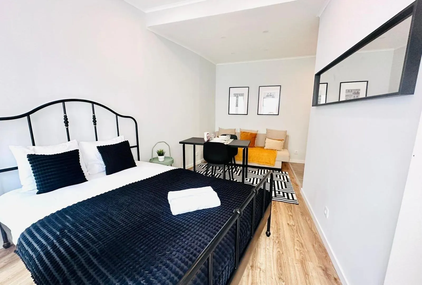 Mary Yellow - No Rc - Studio & Loft Lisbon
