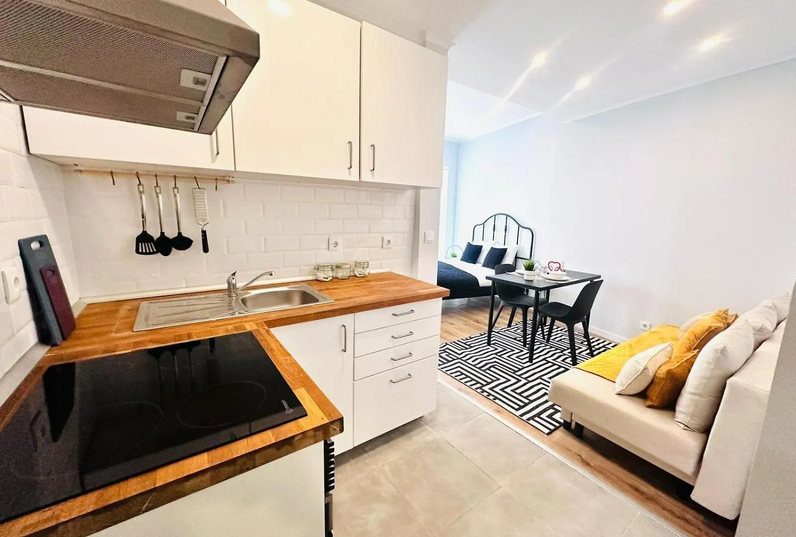 Apartment Mary Yellow - No Rc - Studio & Loft Lisbon Portugal